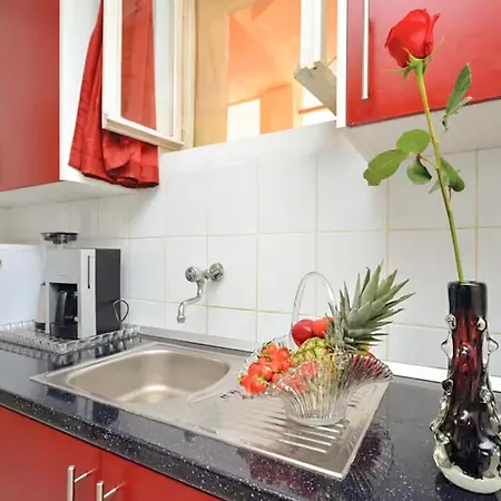 Amazing In With Private Swimming Pool, Be Inside Or Outside *
