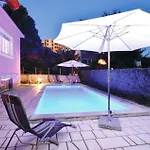 Awesome In With Private Swimming Pool, Be Inside Or Outside 스플리트