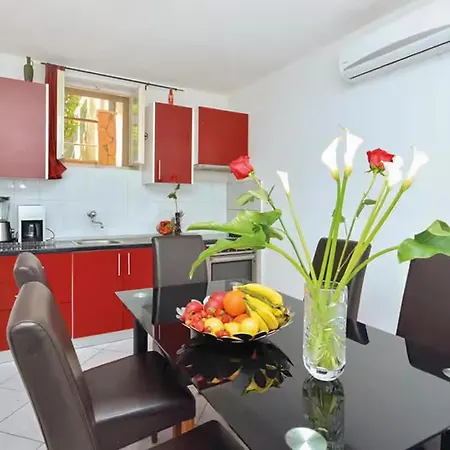 Amazing In With Private Swimming Pool, Be Inside Or Outside Сasa de vacaciones Split