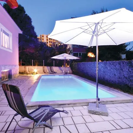 Amazing In With Private Swimming Pool, Be Inside Or Outside Split
