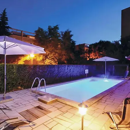 Сasa de vacaciones Amazing In With Private Swimming Pool, Be Inside Or Outside Split